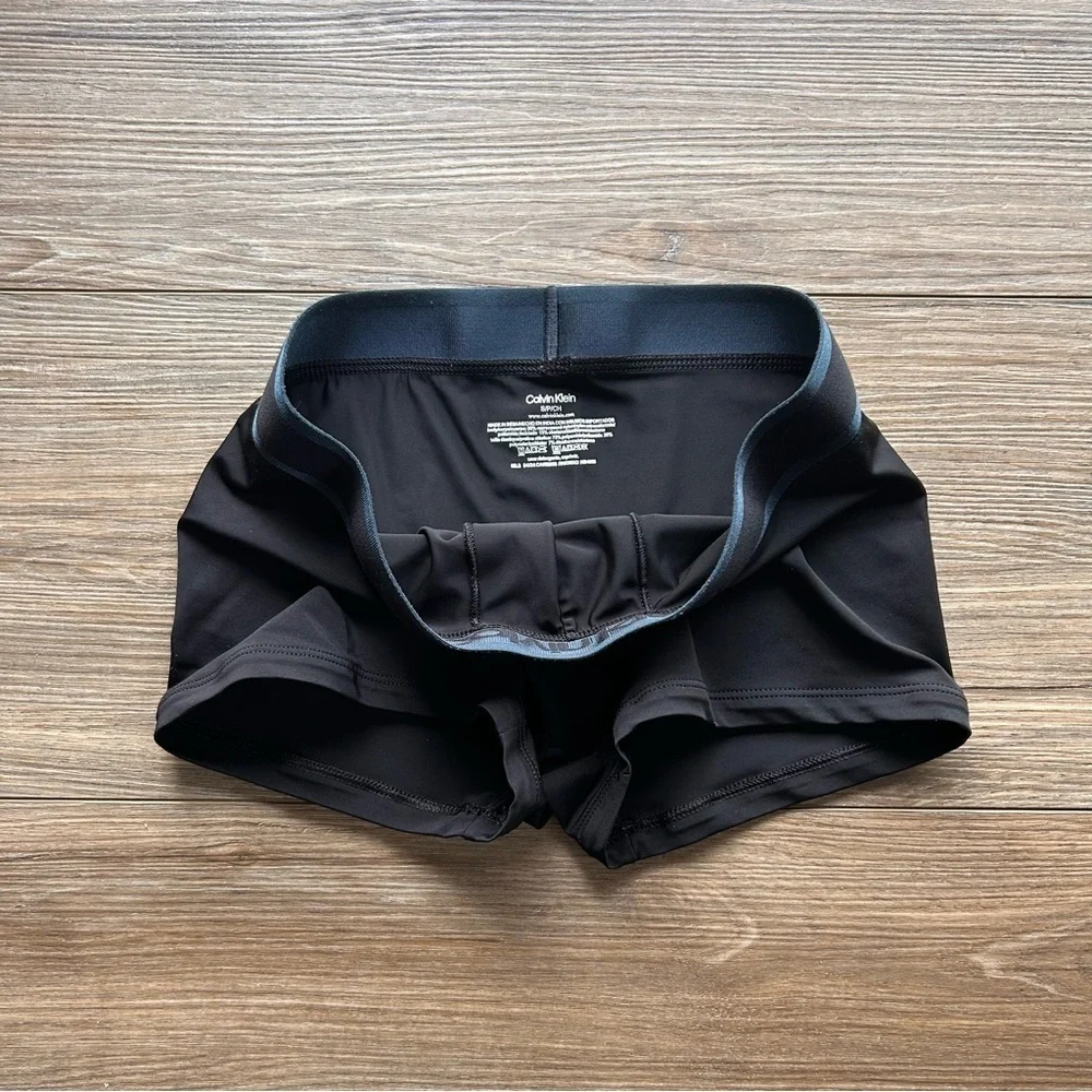 Calvin Klein | Tonal Logo Low Rise Trunks in Black Onyx (Small)